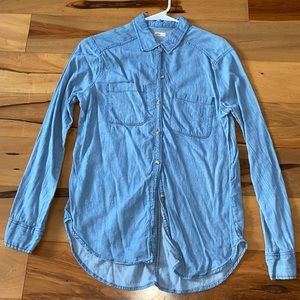 LIKE NEW ~ HOLLISTER FAUX DENIM BUTTON UP CLASSIC COLLARED SHIRT ~ WOMENS S